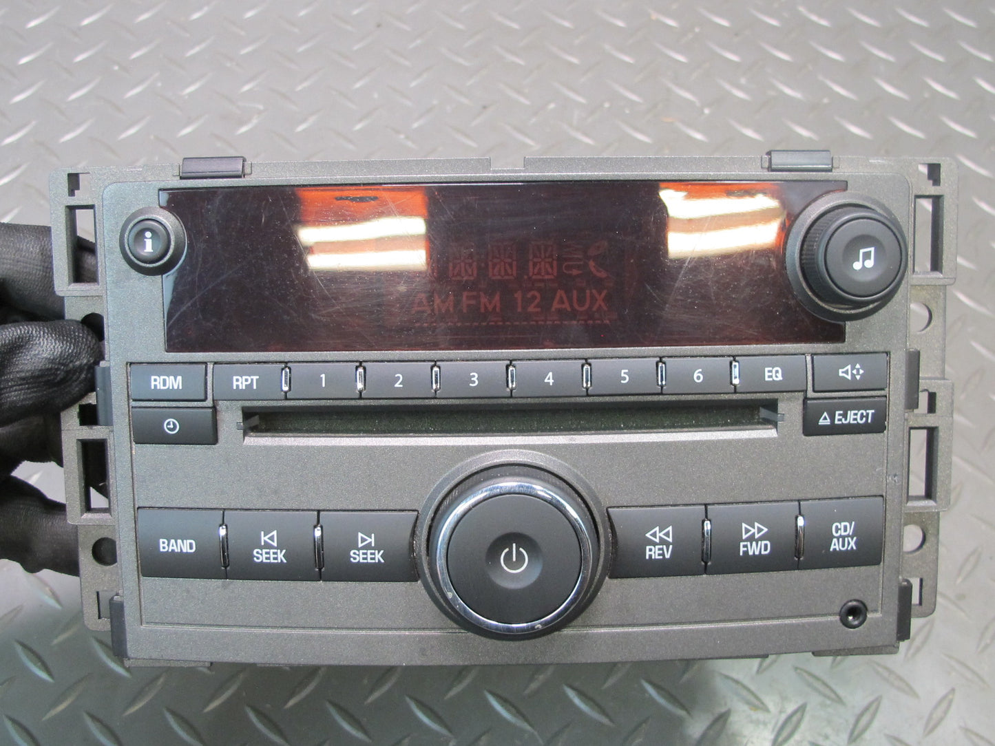 06-08 Pontiac Solstice AM FM Stereo Radio CD Disc Player Head Unit 15878904 OEM