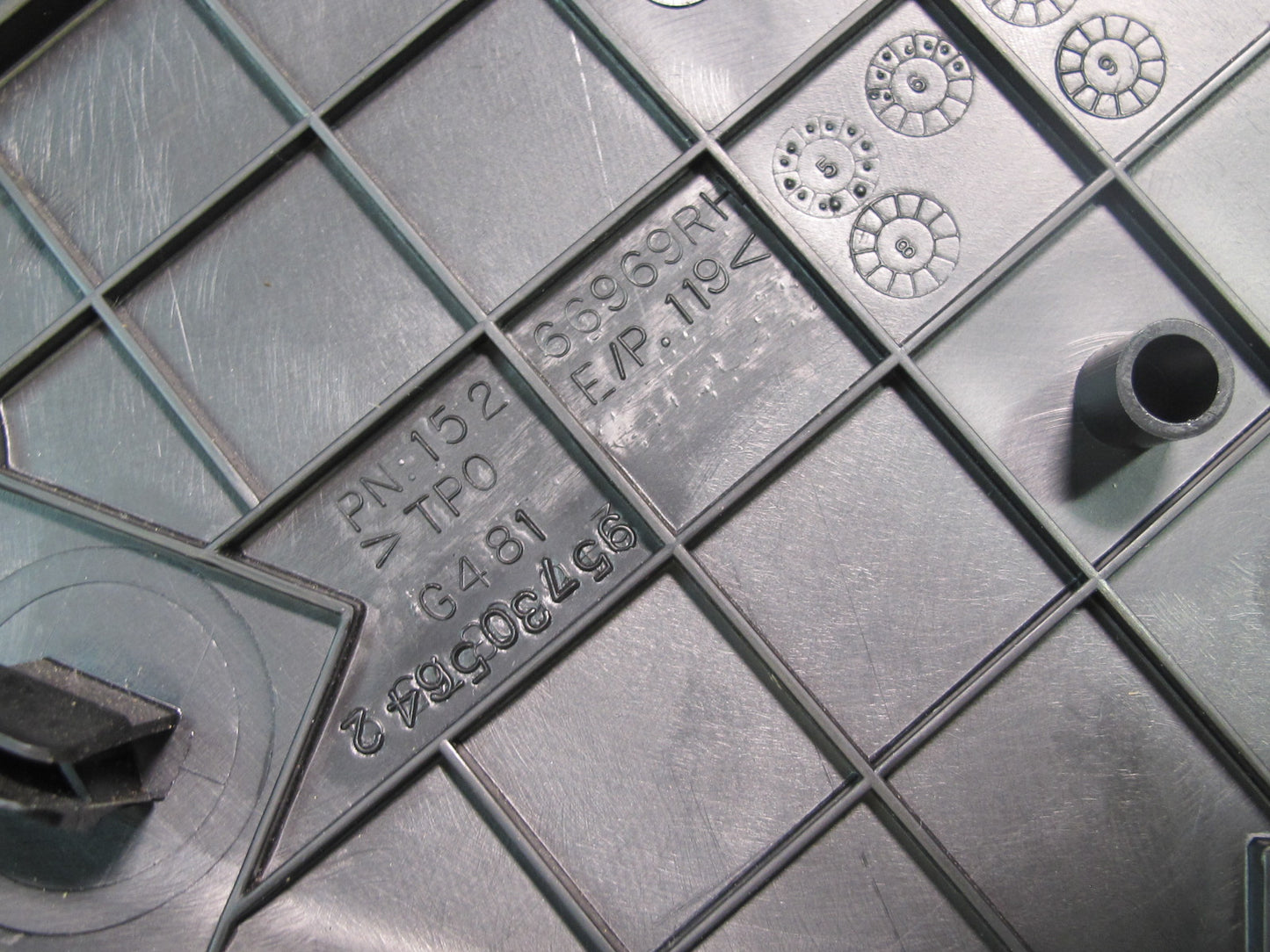 06-10 Pontiac Solstice Saturn SKY Dash Front Right & Left END Cap Trim Cover OEM