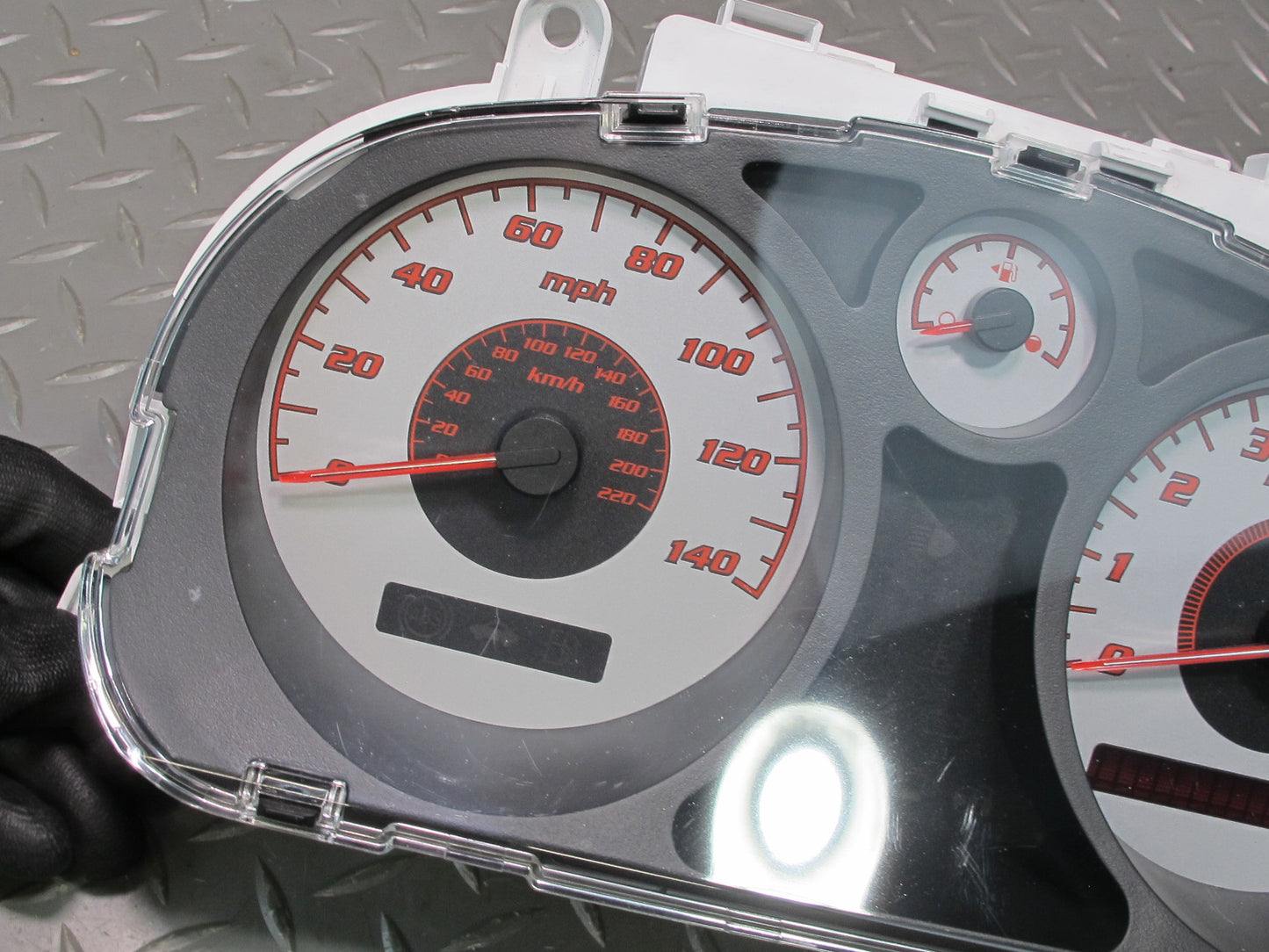 06-09 Pontiac Solstice 2.4L A/T Instrument Cluster Gauge Speedometer OEM