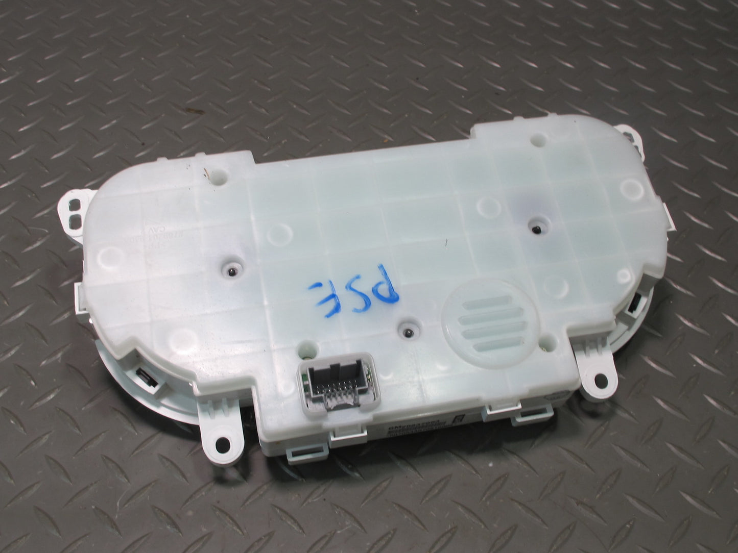 06-09 Pontiac Solstice 2.4L A/T Instrument Cluster Gauge Speedometer OEM