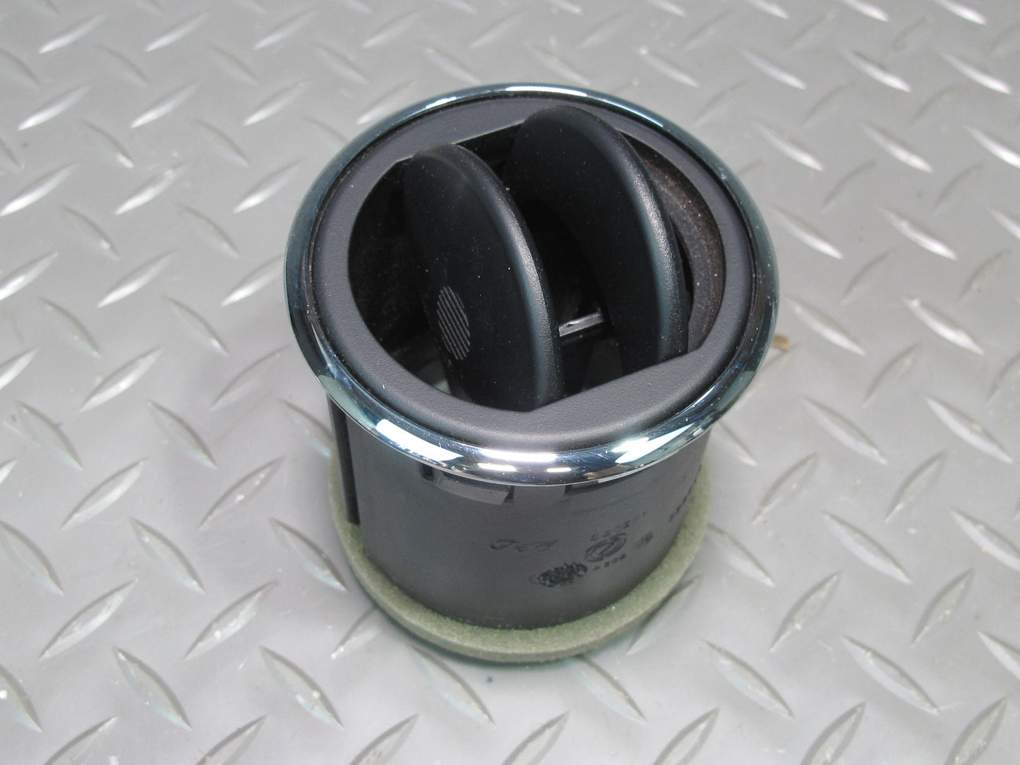 06-09 Pontiac Solstice Set of 4 Dash Front Left & Right A/C Air Vent OEM