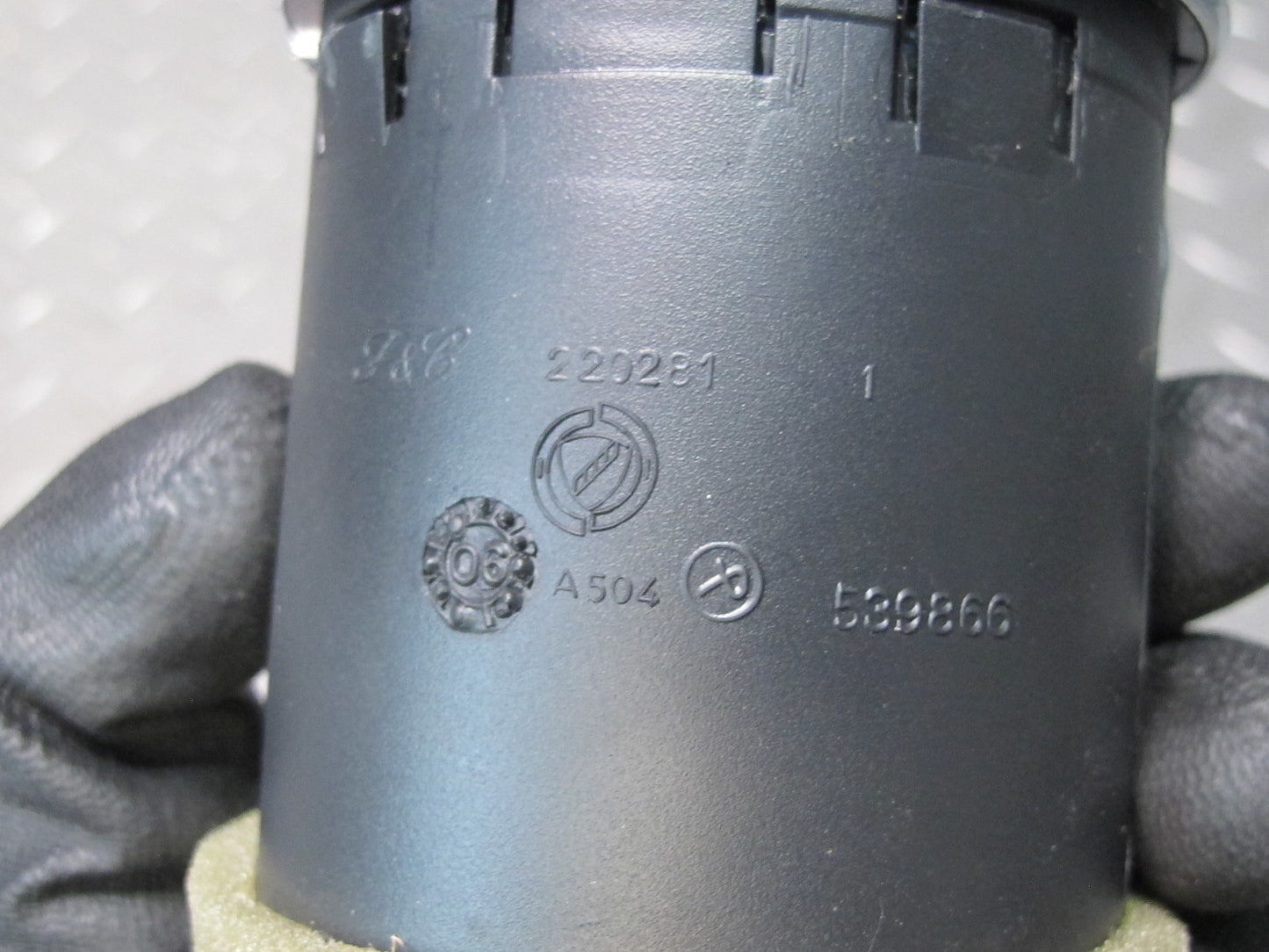 06-09 Pontiac Solstice Set of 4 Dash Front Left & Right A/C Air Vent OEM