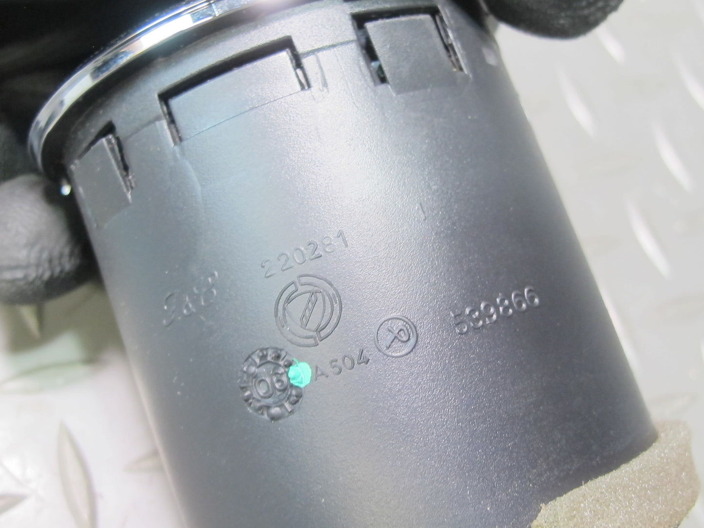 06-09 Pontiac Solstice Set of 4 Dash Front Left & Right A/C Air Vent OEM