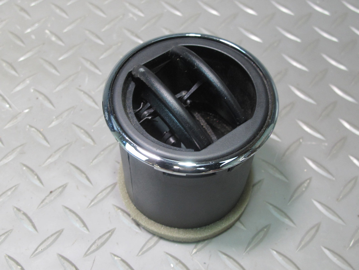 06-09 Pontiac Solstice Set of 4 Dash Front Left & Right A/C Air Vent OEM