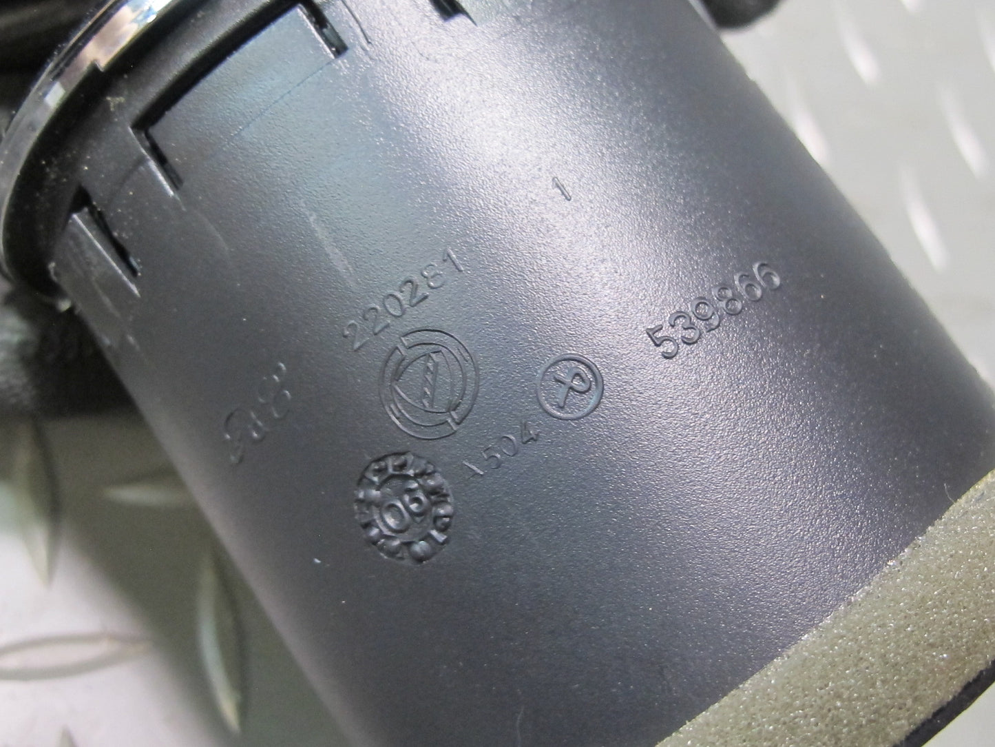 06-09 Pontiac Solstice Set of 4 Dash Front Left & Right A/C Air Vent OEM