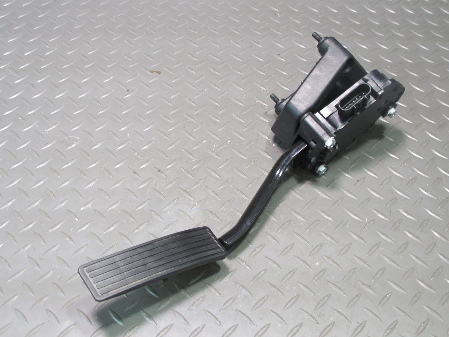 06-09 Pontiac Solstice Gas Acceleration Pedal 10351283 OEM
