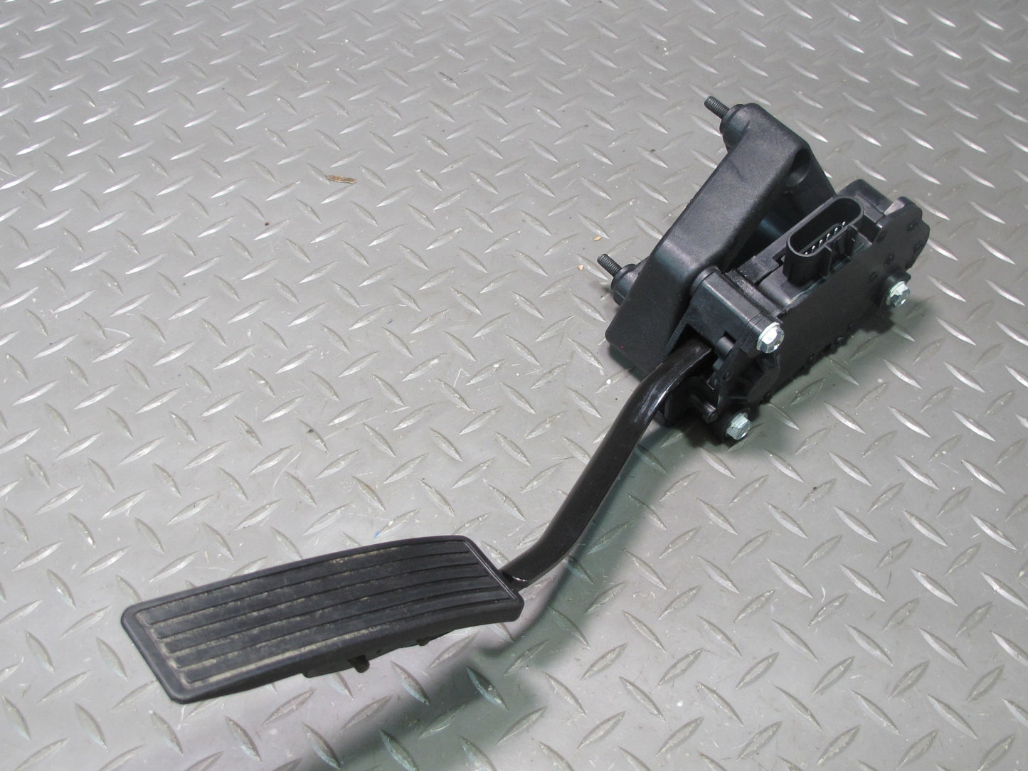 06-09 Pontiac Solstice Gas Acceleration Pedal 10351283 OEM