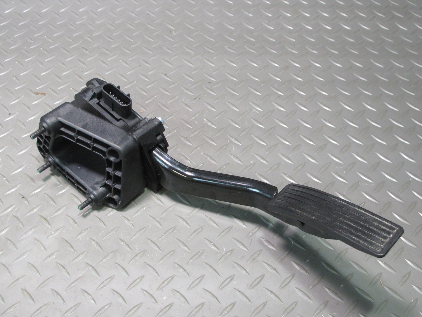 06-09 Pontiac Solstice Gas Acceleration Pedal 10351283 OEM