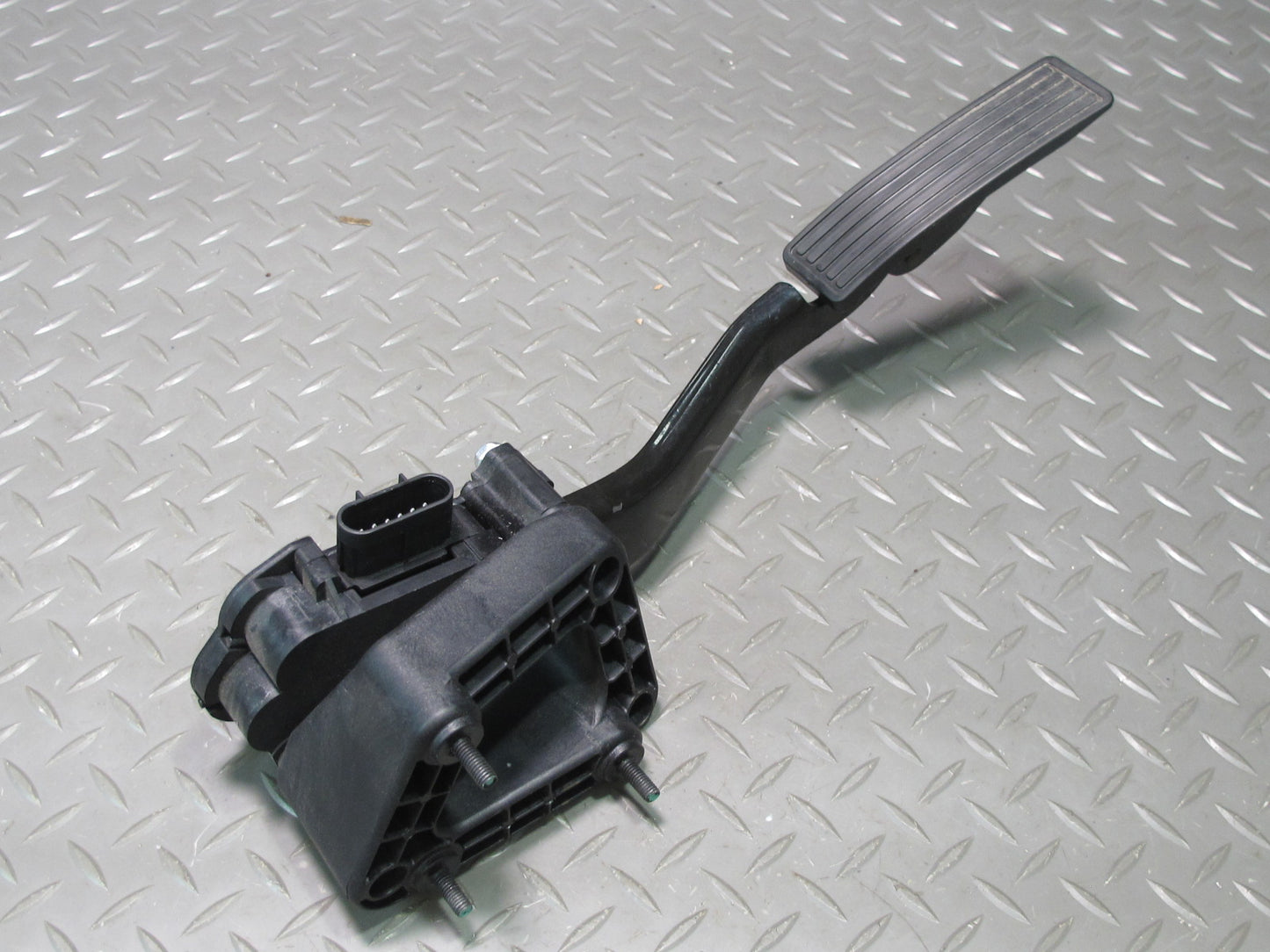 06-09 Pontiac Solstice Gas Acceleration Pedal 10351283 OEM
