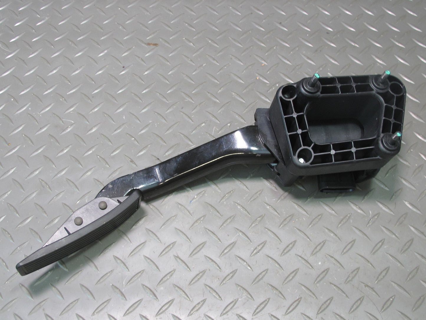 06-09 Pontiac Solstice Gas Acceleration Pedal 10351283 OEM