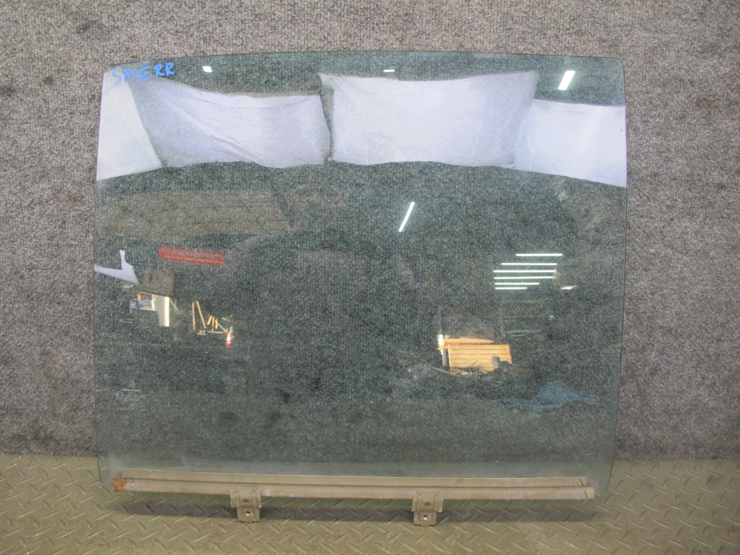 75-85 Mercedes W123 300D 240D Sedan Rear Right Door Glass Window OEM