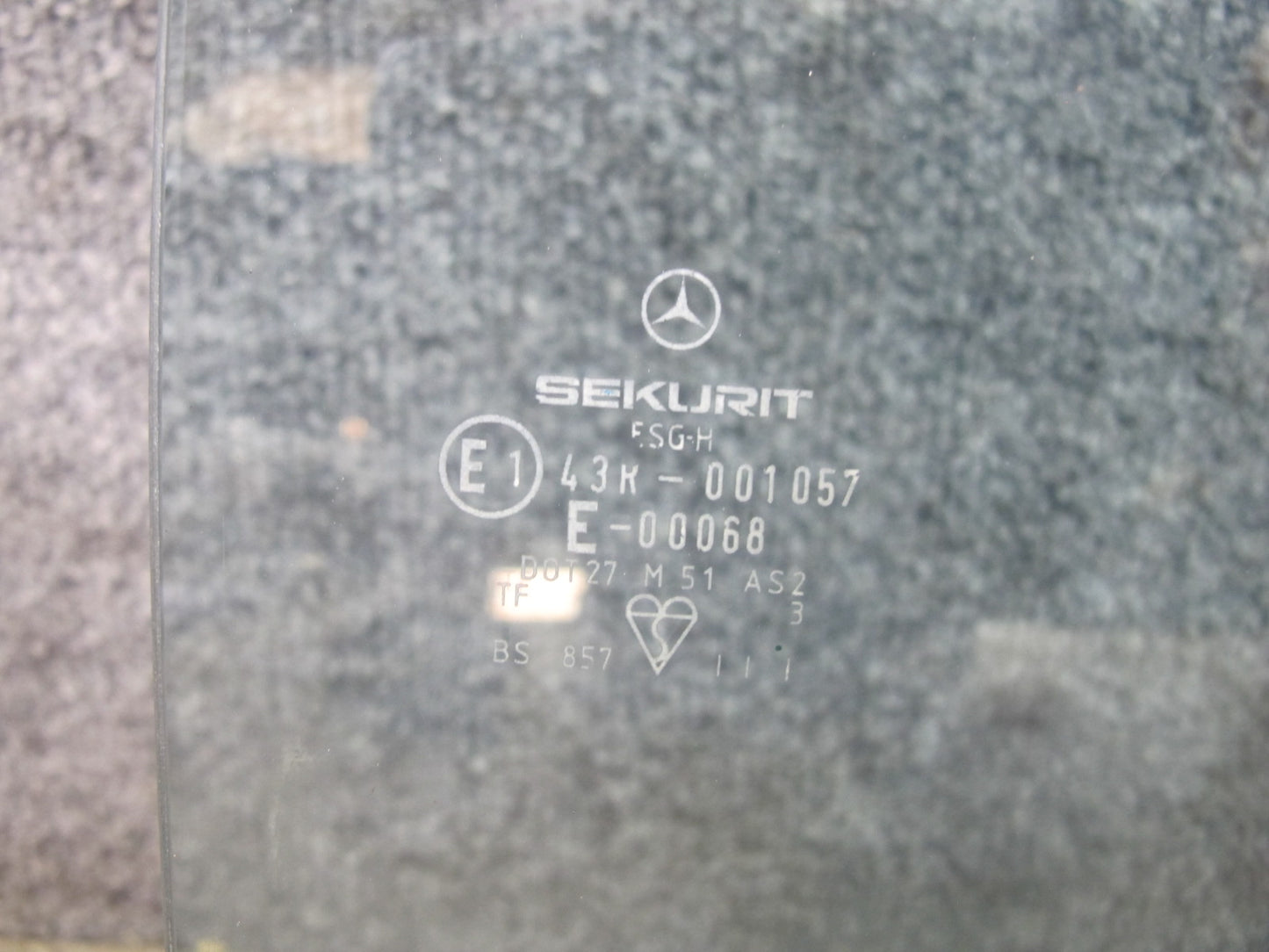 75-85 Mercedes W123 300D 240D Sedan Rear Right Door Glass Window OEM