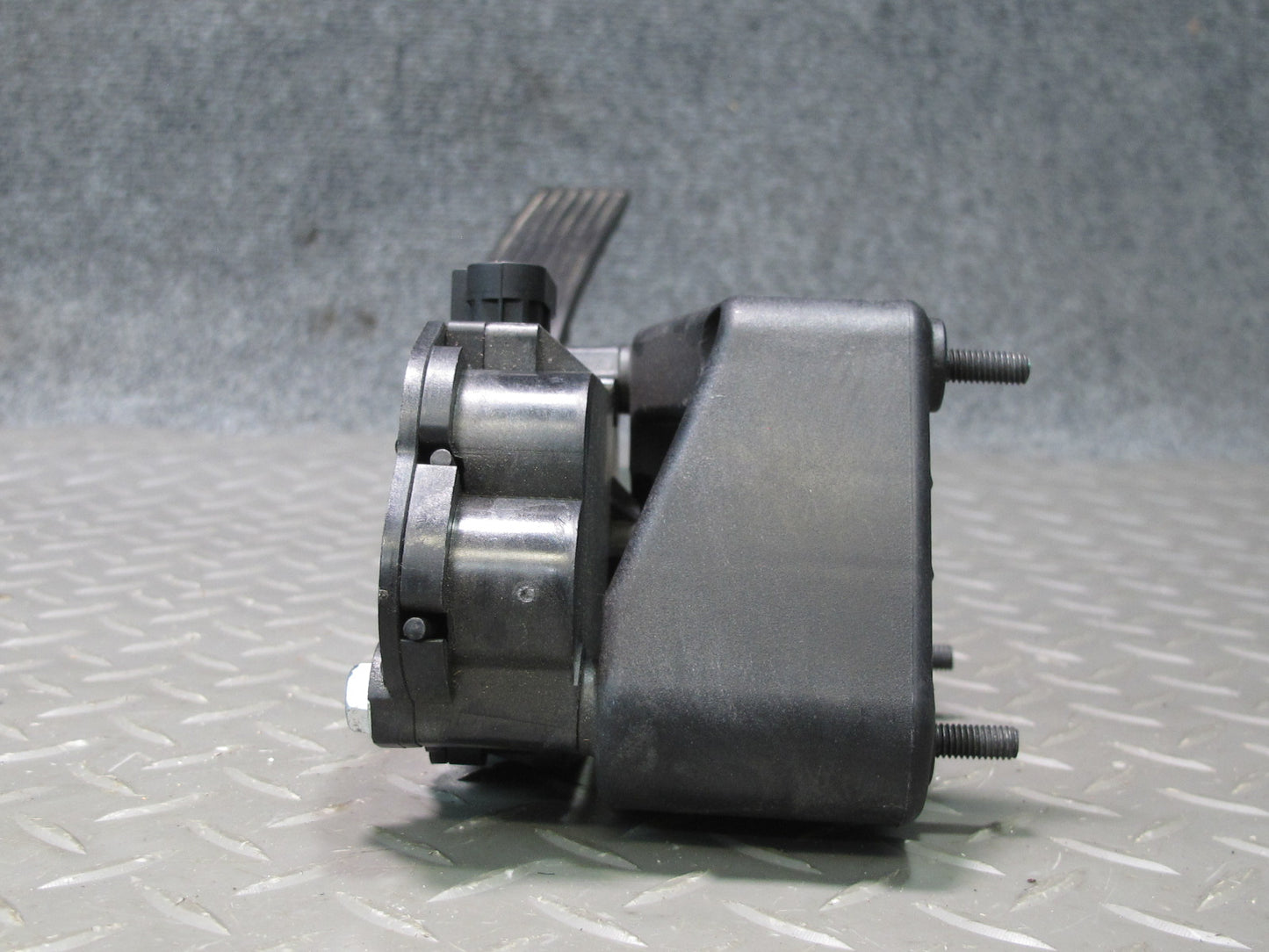 06-09 Pontiac Solstice Gas Acceleration Pedal 10351283 OEM