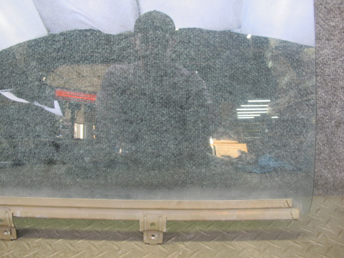 75-85 Mercedes W123 300D 240D Sedan Rear Right Door Glass Window OEM