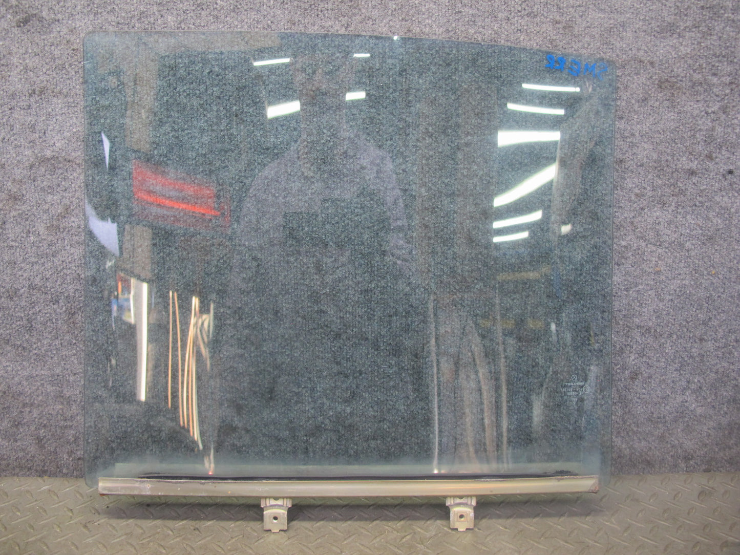 75-85 Mercedes W123 300D 240D Sedan Rear Right Door Glass Window OEM