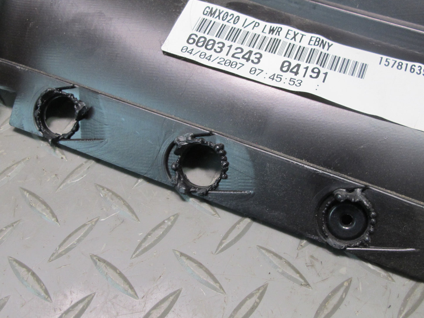 06-09 Pontiac Solstice Front Center Console Trim Panel Black 15781639 OEM