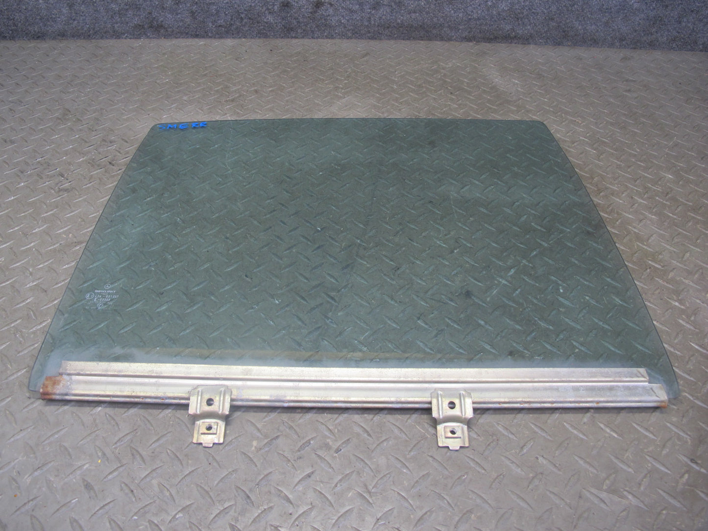 75-85 Mercedes W123 300D 240D Sedan Rear Right Door Glass Window OEM