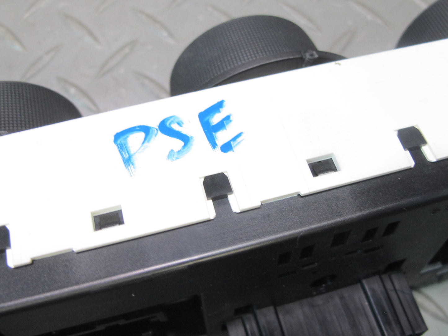 06-08 Pontiac Solstice A/C Heater Climate Control Switch Panel 15286622 OEM