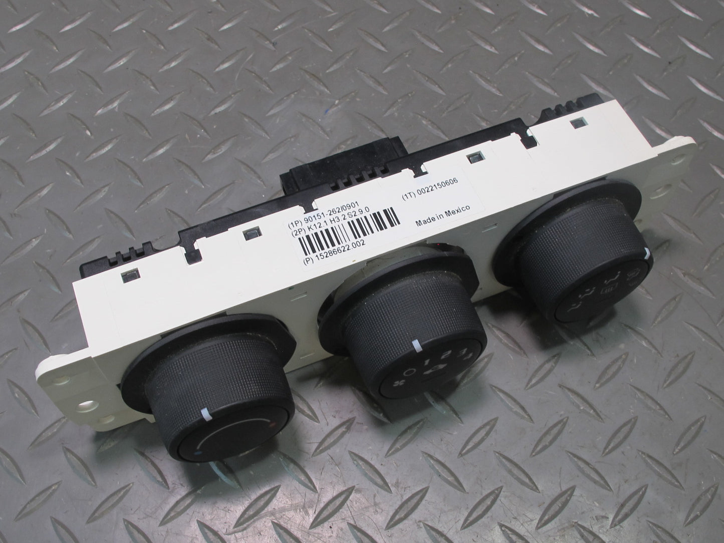 06-08 Pontiac Solstice A/C Heater Climate Control Switch Panel 15286622 OEM