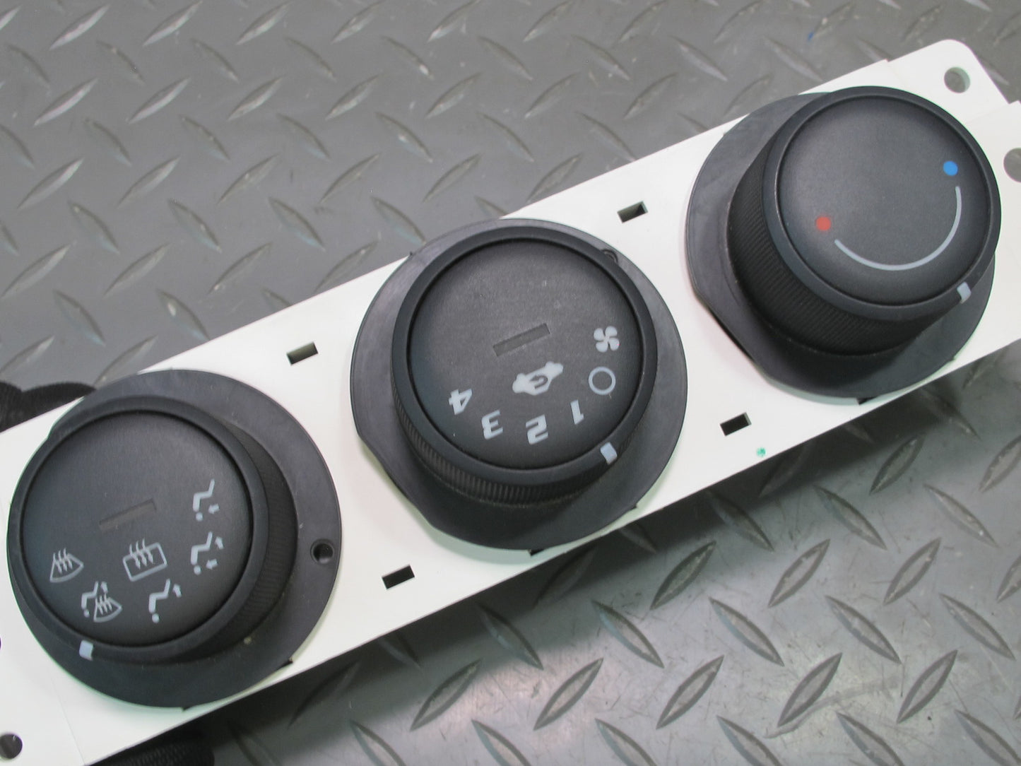 06-08 Pontiac Solstice A/C Heater Climate Control Switch Panel 15286622 OEM