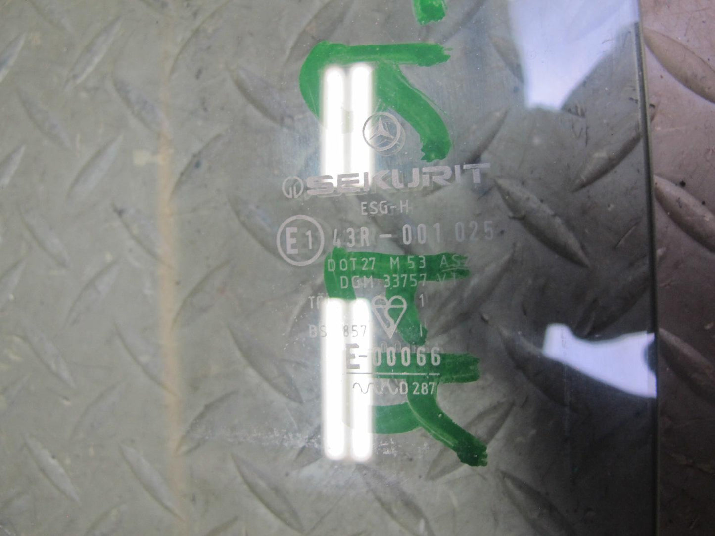 73-89 Mercedes R107 Convertible Front Right Passenger Door Glass Window OEM