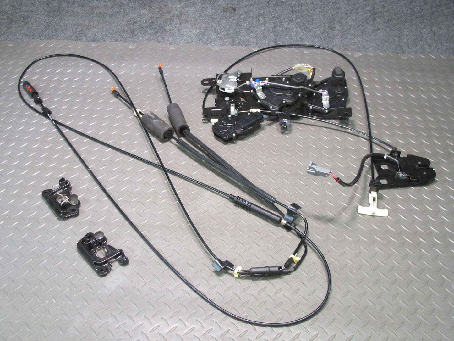 06-09 Pontiac Solstice Conv Roof Lock Latch Mechanism w Lock Latch Cable Set OEM