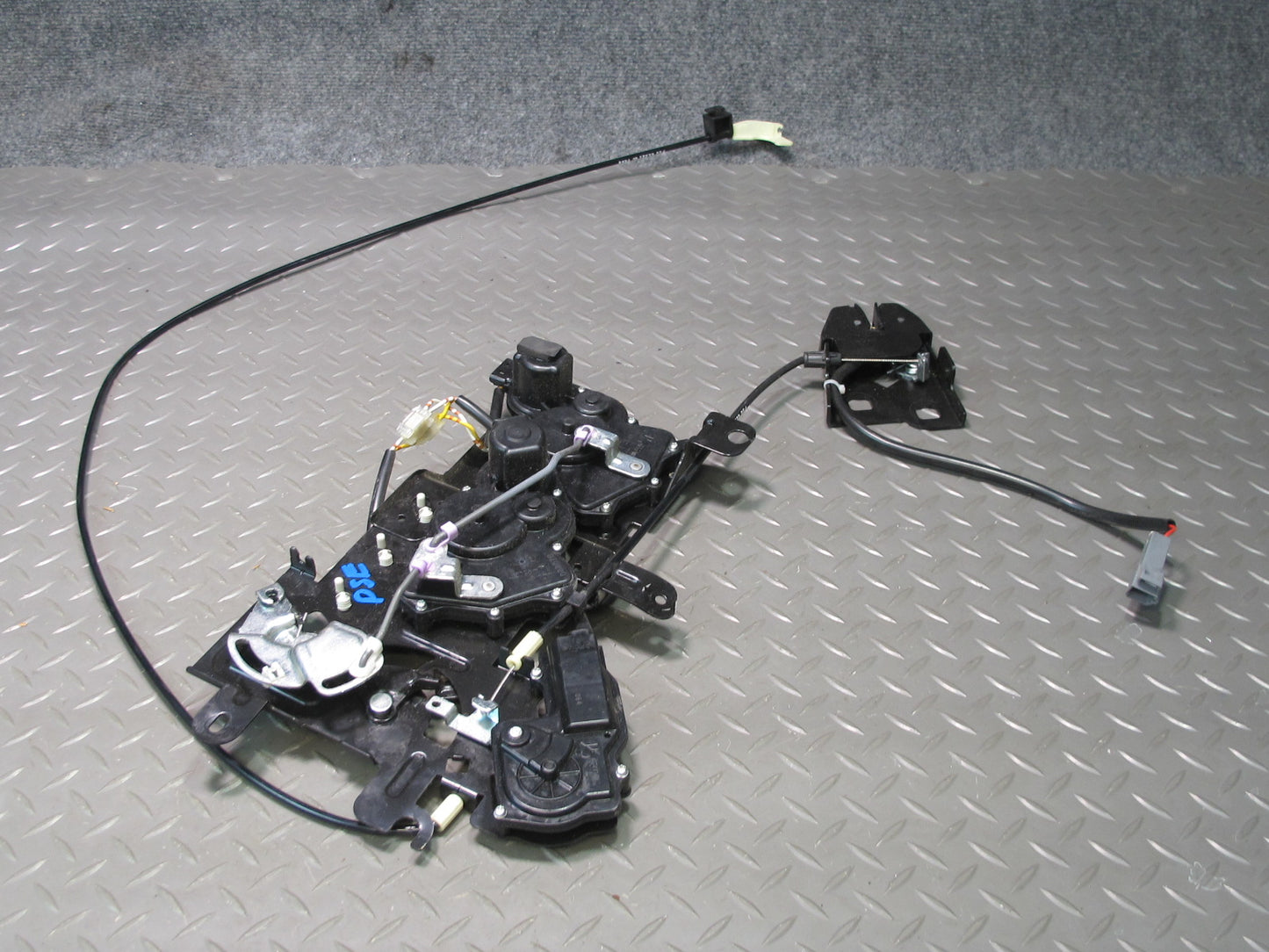 06-09 Pontiac Solstice Conv Roof Lock Latch Mechanism w Lock Latch Cable Set OEM