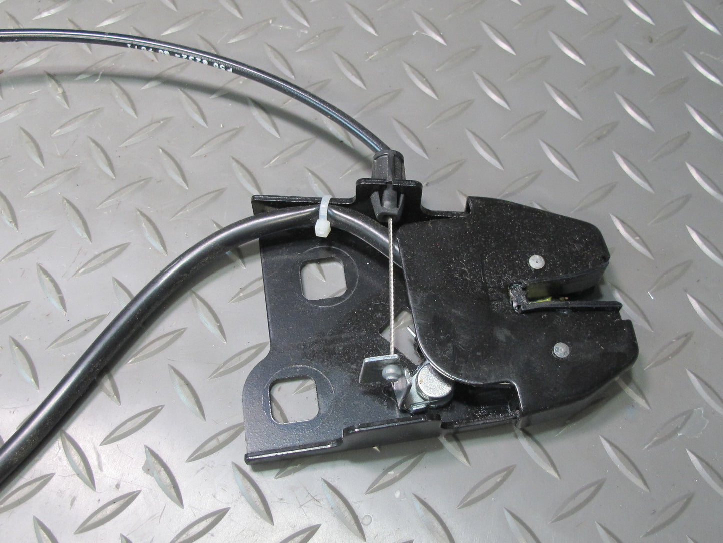 06-09 Pontiac Solstice Conv Roof Lock Latch Mechanism w Lock Latch Cable Set OEM