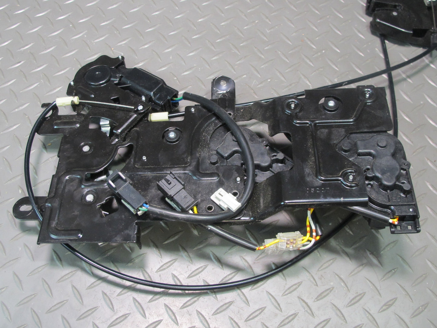 06-09 Pontiac Solstice Conv Roof Lock Latch Mechanism w Lock Latch Cable Set OEM