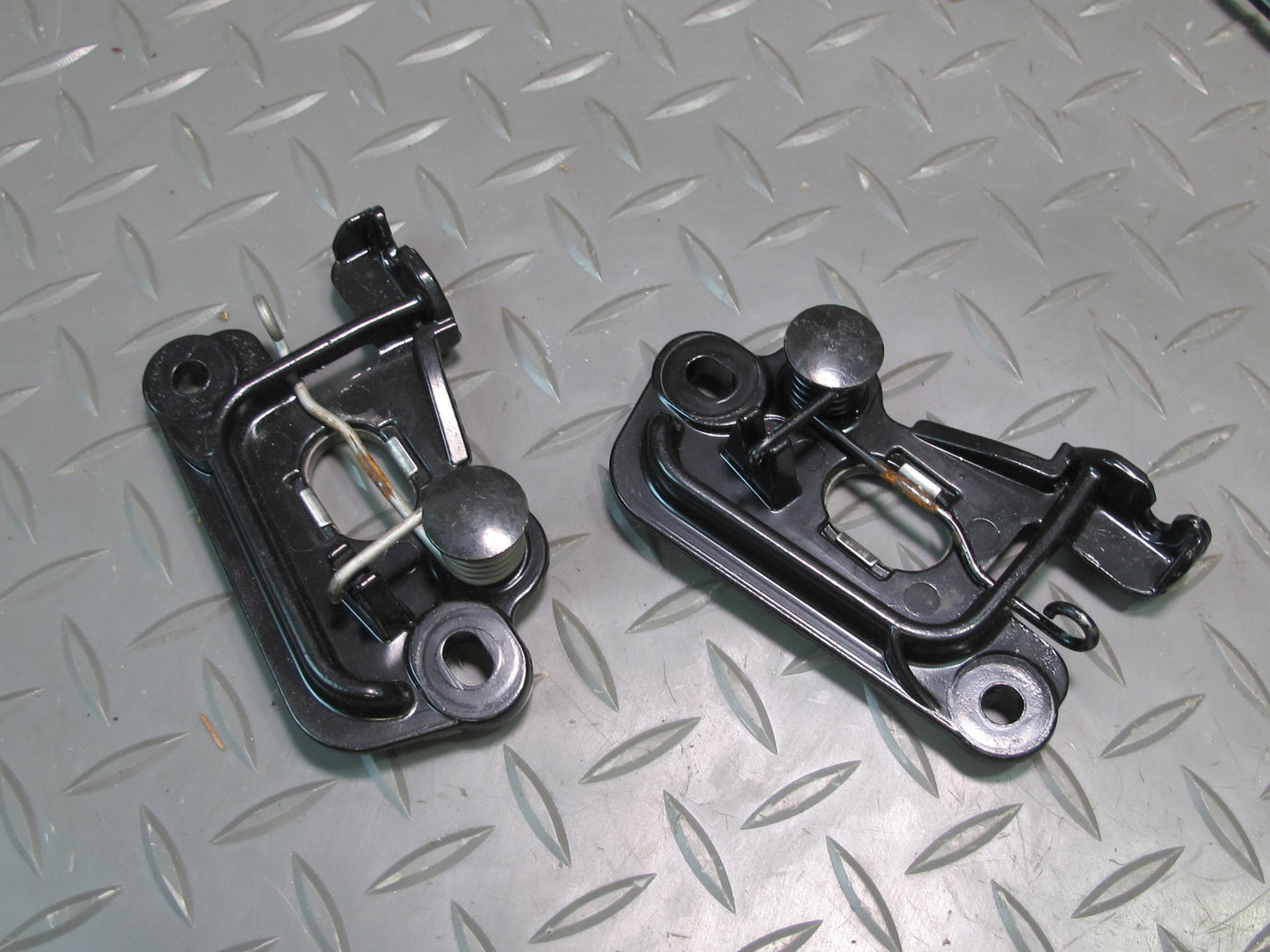 06-09 Pontiac Solstice Conv Roof Lock Latch Mechanism w Lock Latch Cable Set OEM