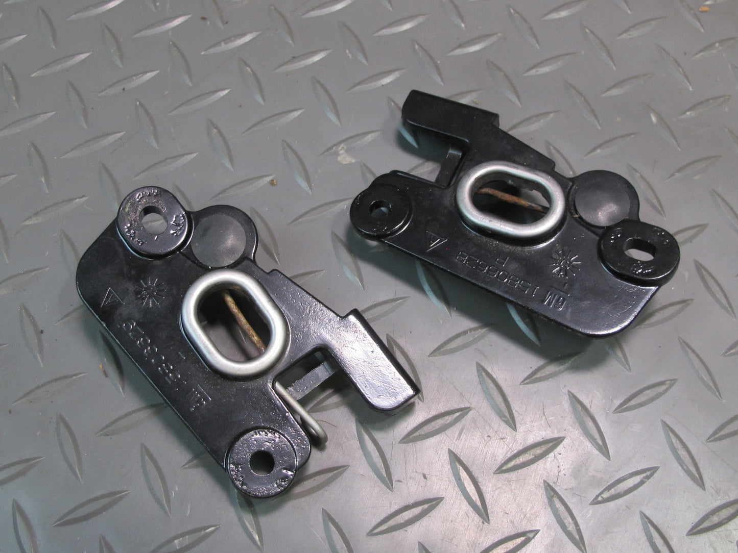 06-09 Pontiac Solstice Conv Roof Lock Latch Mechanism w Lock Latch Cable Set OEM