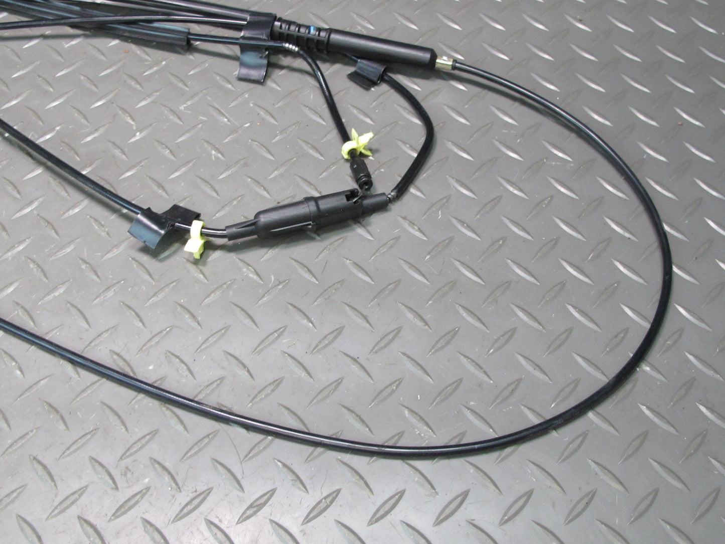 06-09 Pontiac Solstice Conv Roof Lock Latch Mechanism w Lock Latch Cable Set OEM