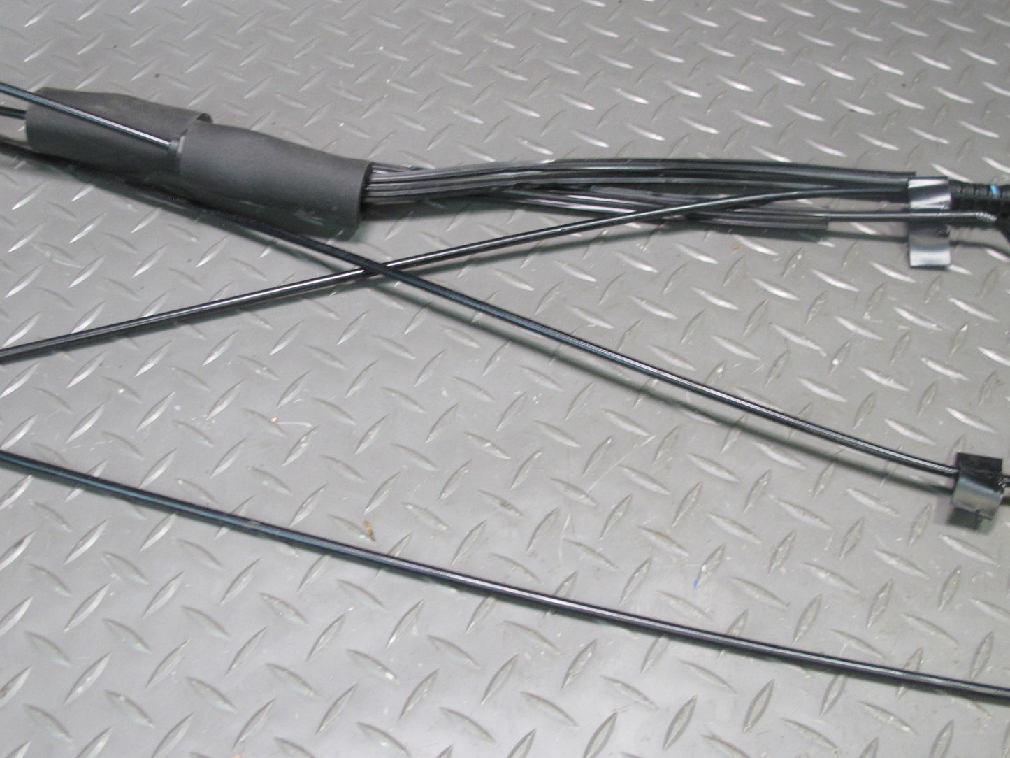 06-09 Pontiac Solstice Conv Roof Lock Latch Mechanism w Lock Latch Cable Set OEM