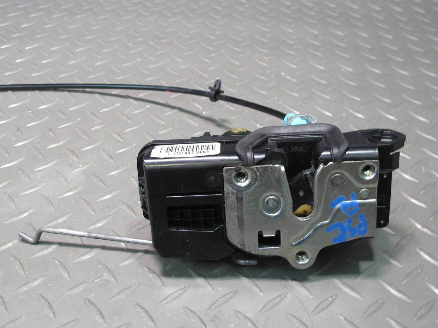 06-10 Pontiac Solstice Saturn SKY Left Door Lock Latch Actuator 15901300 OEM