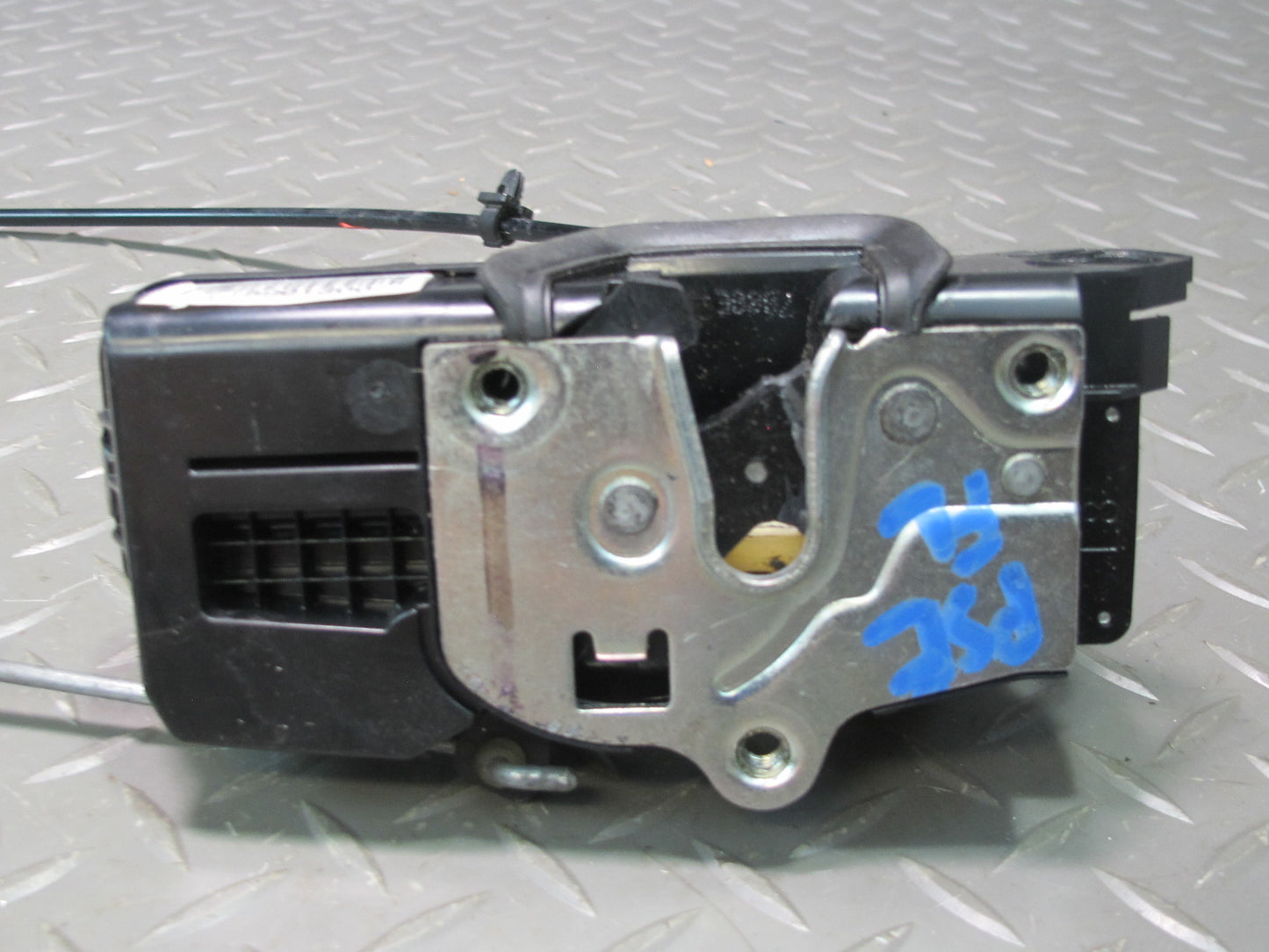 06-10 Pontiac Solstice Saturn SKY Left Door Lock Latch Actuator 15901300 OEM