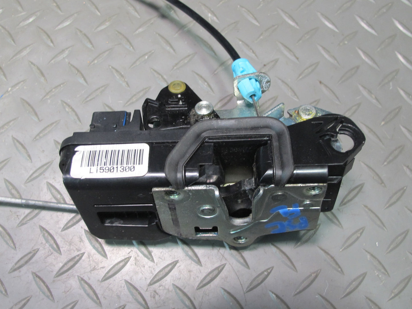 06-10 Pontiac Solstice Saturn SKY Left Door Lock Latch Actuator 15901300 OEM