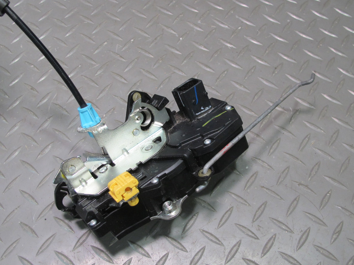 06-10 Pontiac Solstice Saturn SKY Left Door Lock Latch Actuator 15901300 OEM