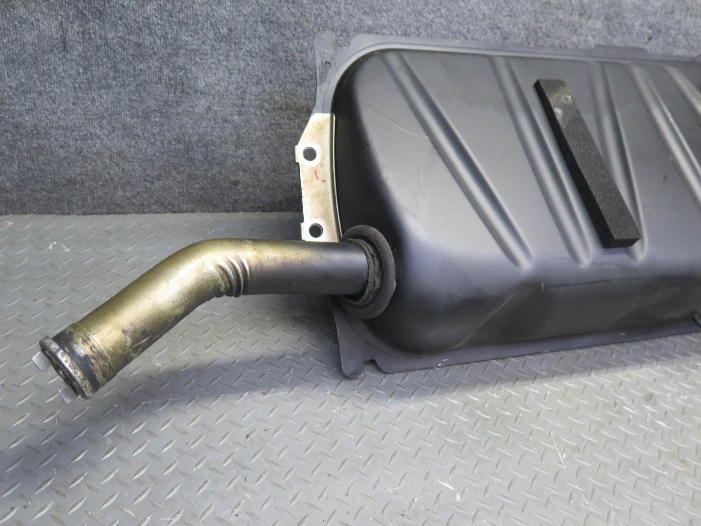 82-85 Mercedes W123 300D 240D Diesel Sedan Fuel Tank Unit w Cap OEM