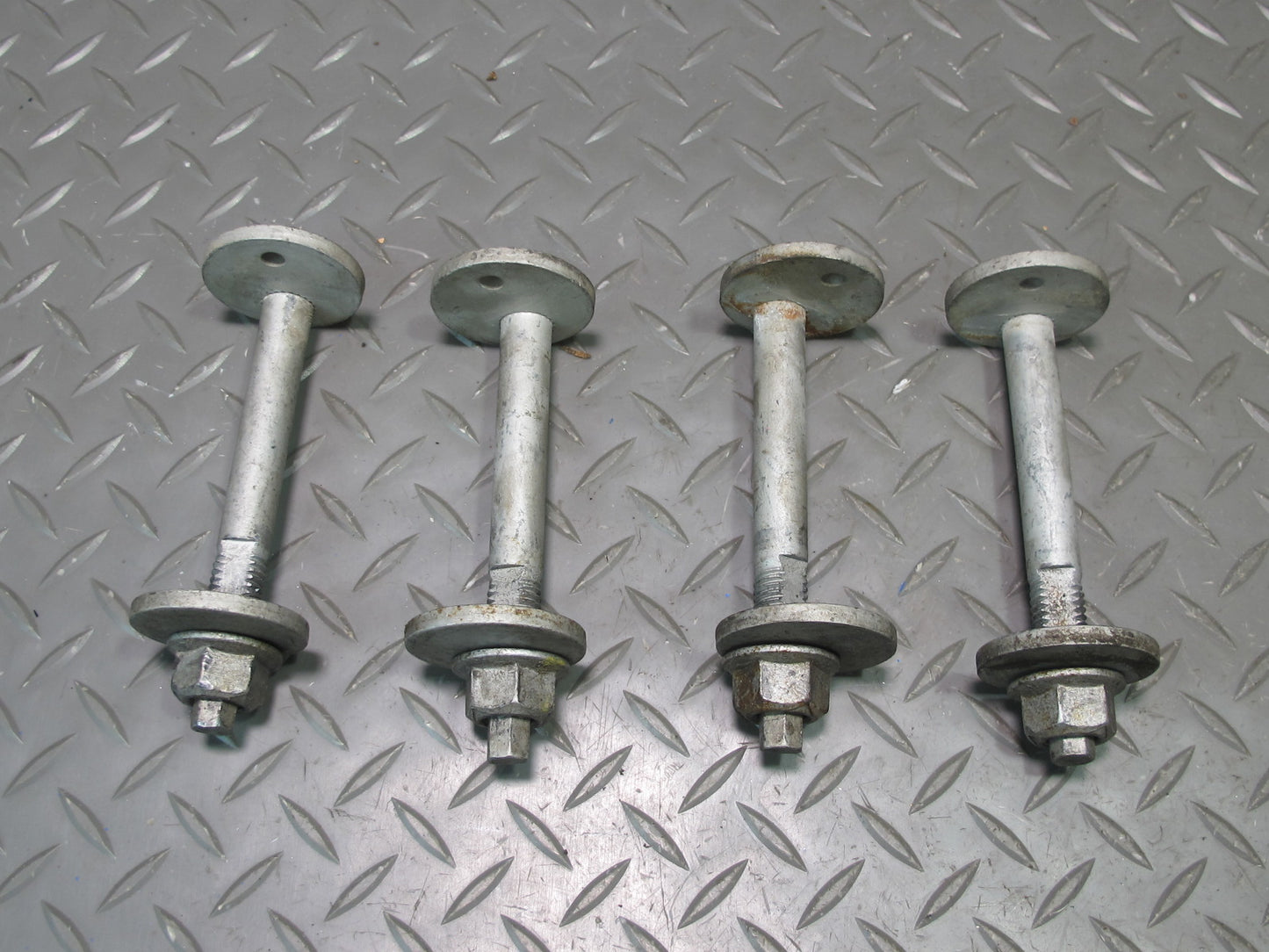 06-10 Pontiac Solstice Saturn SKY Set of 4 Rear Suspension Adjust Camber Bolt