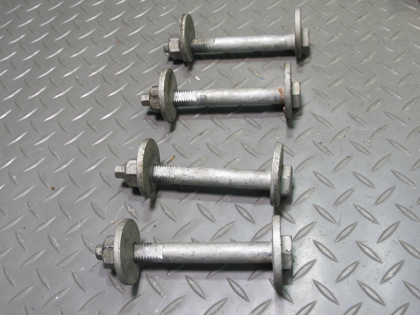 06-10 Pontiac Solstice Saturn SKY Set of 4 Rear Suspension Adjust Camber Bolt