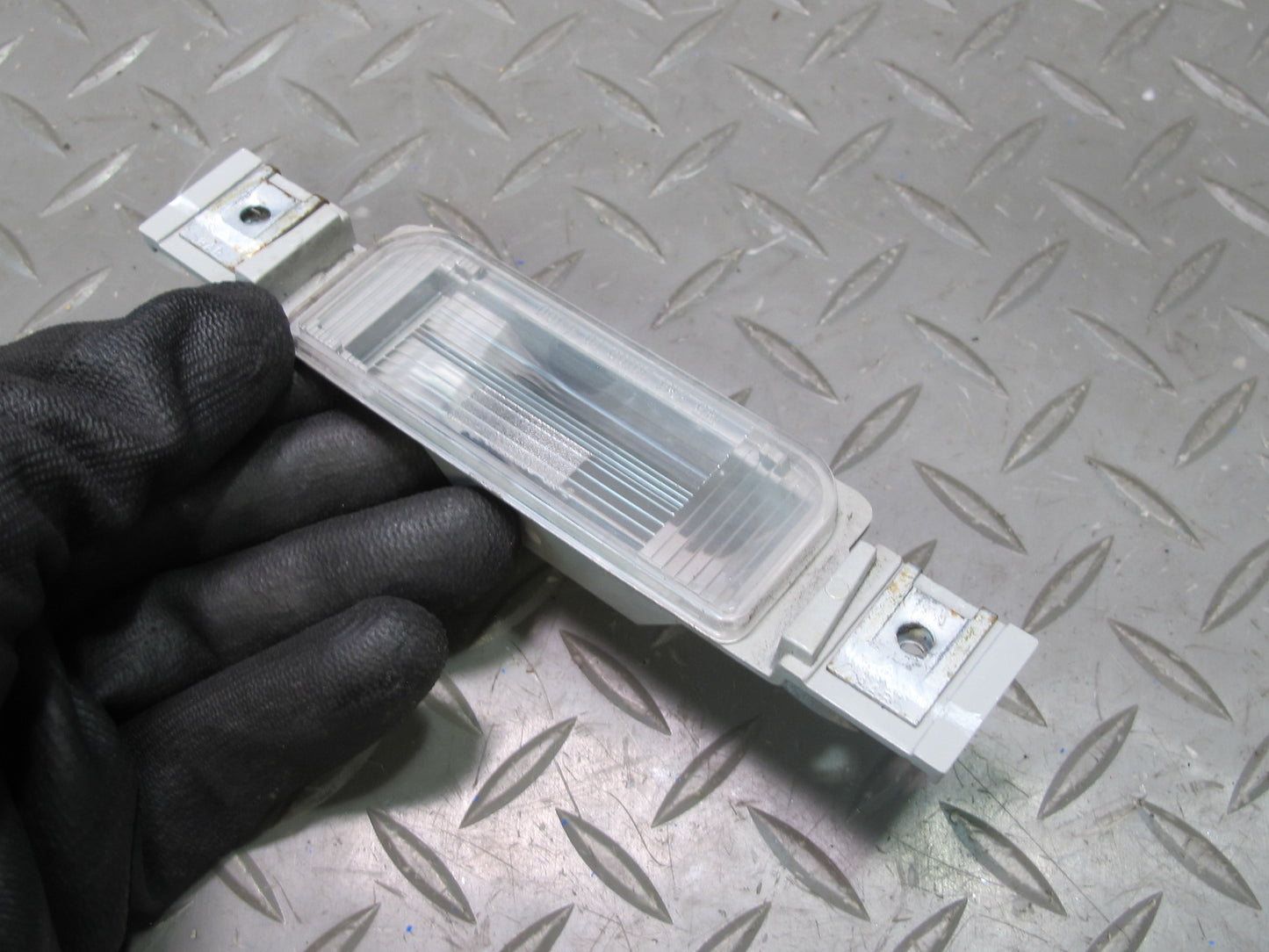 06-10 Pontiac Solstice Saturn SKY Rear Bumper License Plate Light Lamp OEM