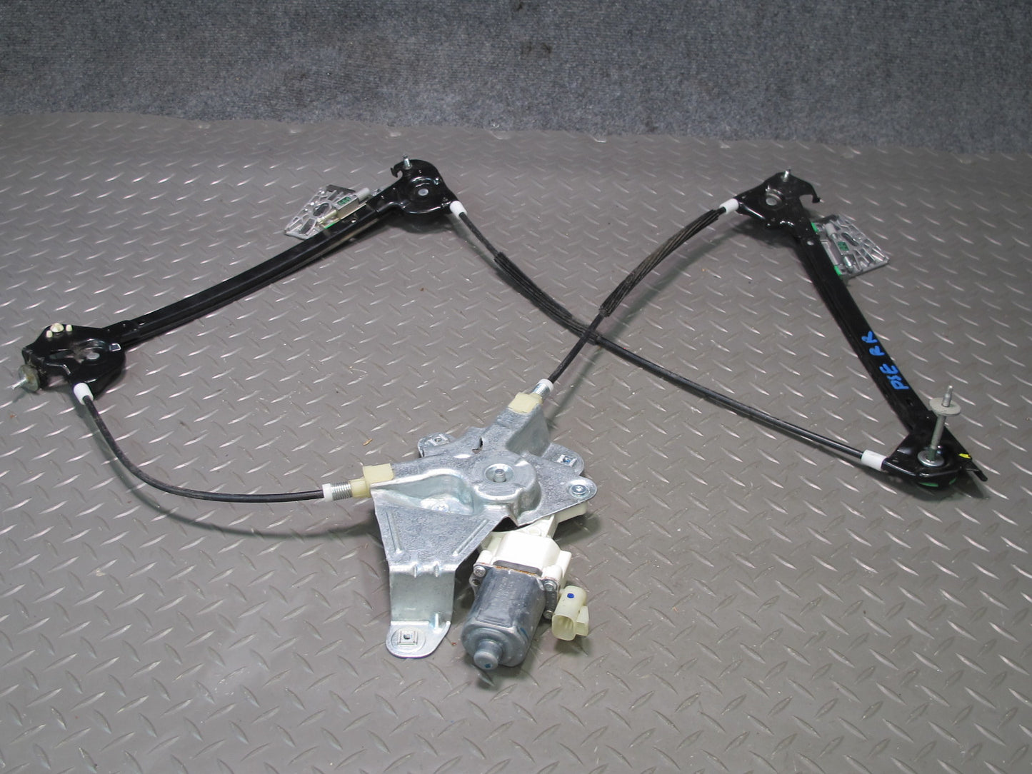 06-10 Pontiac Solstice Saturn SKY Right Door Window Regulator w Motor 20K OEM