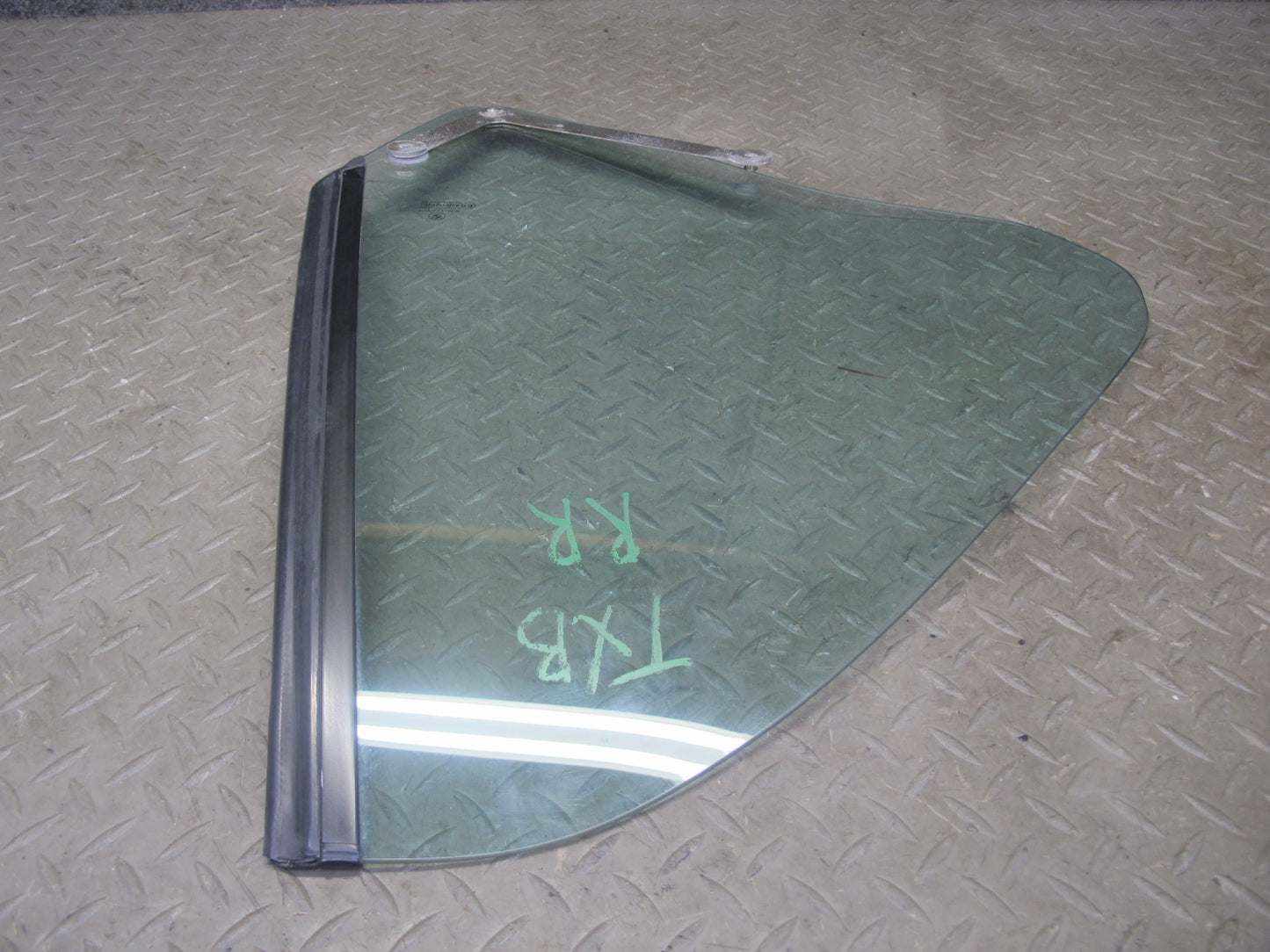 94-99 BMW E36 328ic Convertible Rear Right Quarter Glass Window OEM