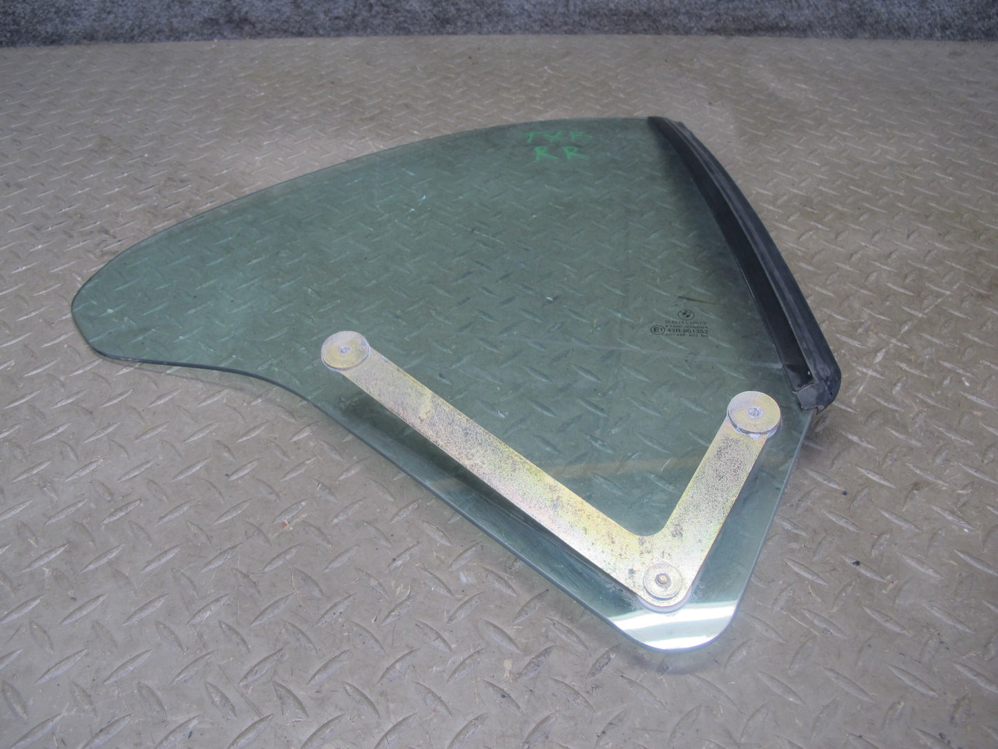 94-99 BMW E36 328ic Convertible Rear Right Quarter Glass Window OEM