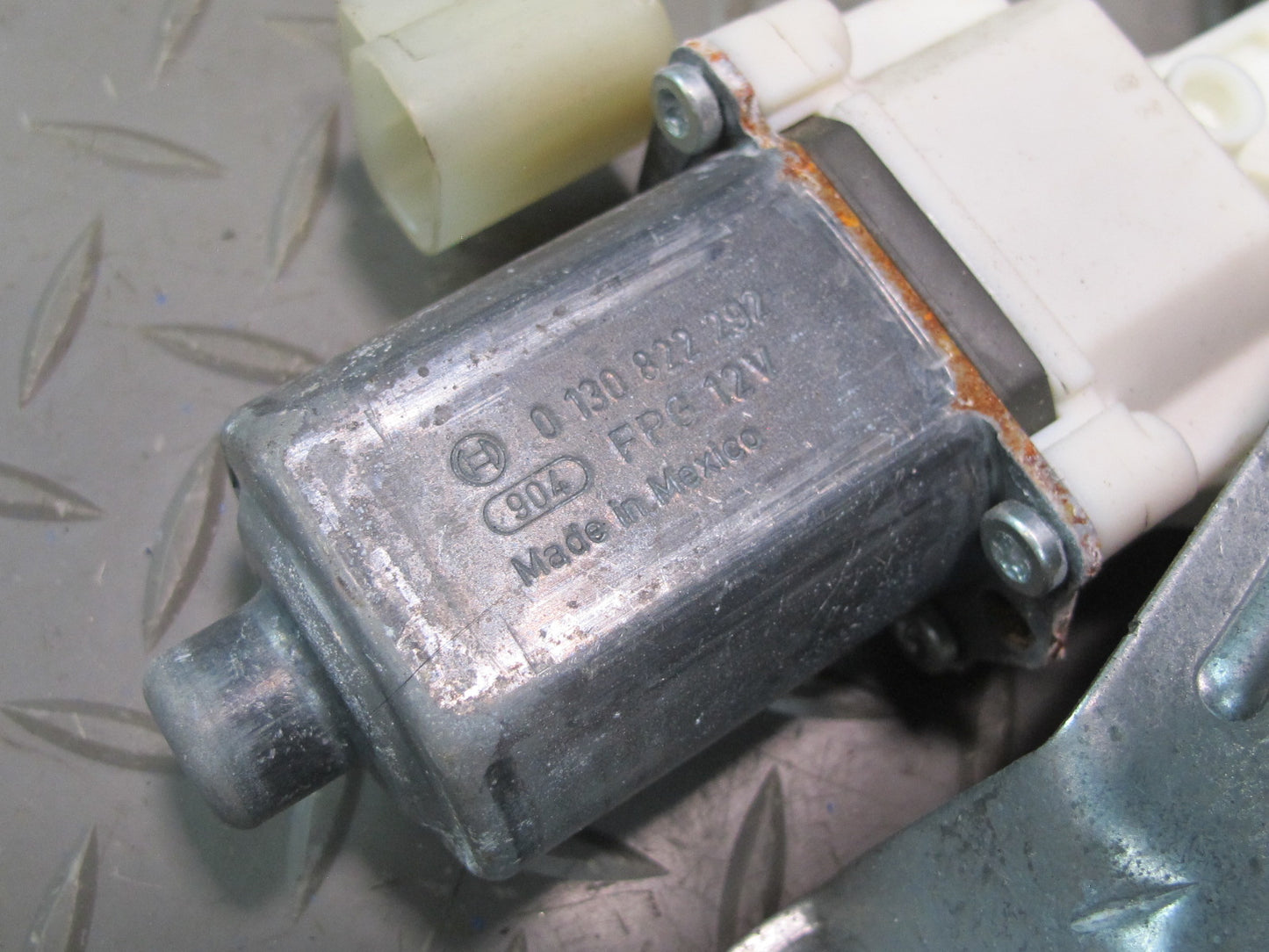 06-10 Pontiac Solstice Saturn SKY Left Door Window Regulator w Motor 20K OEM