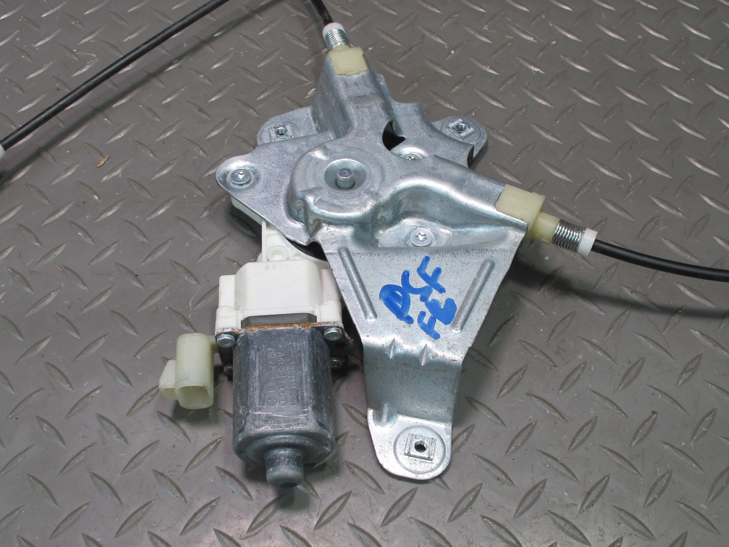 06-10 Pontiac Solstice Saturn SKY Left Door Window Regulator w Motor 20K OEM