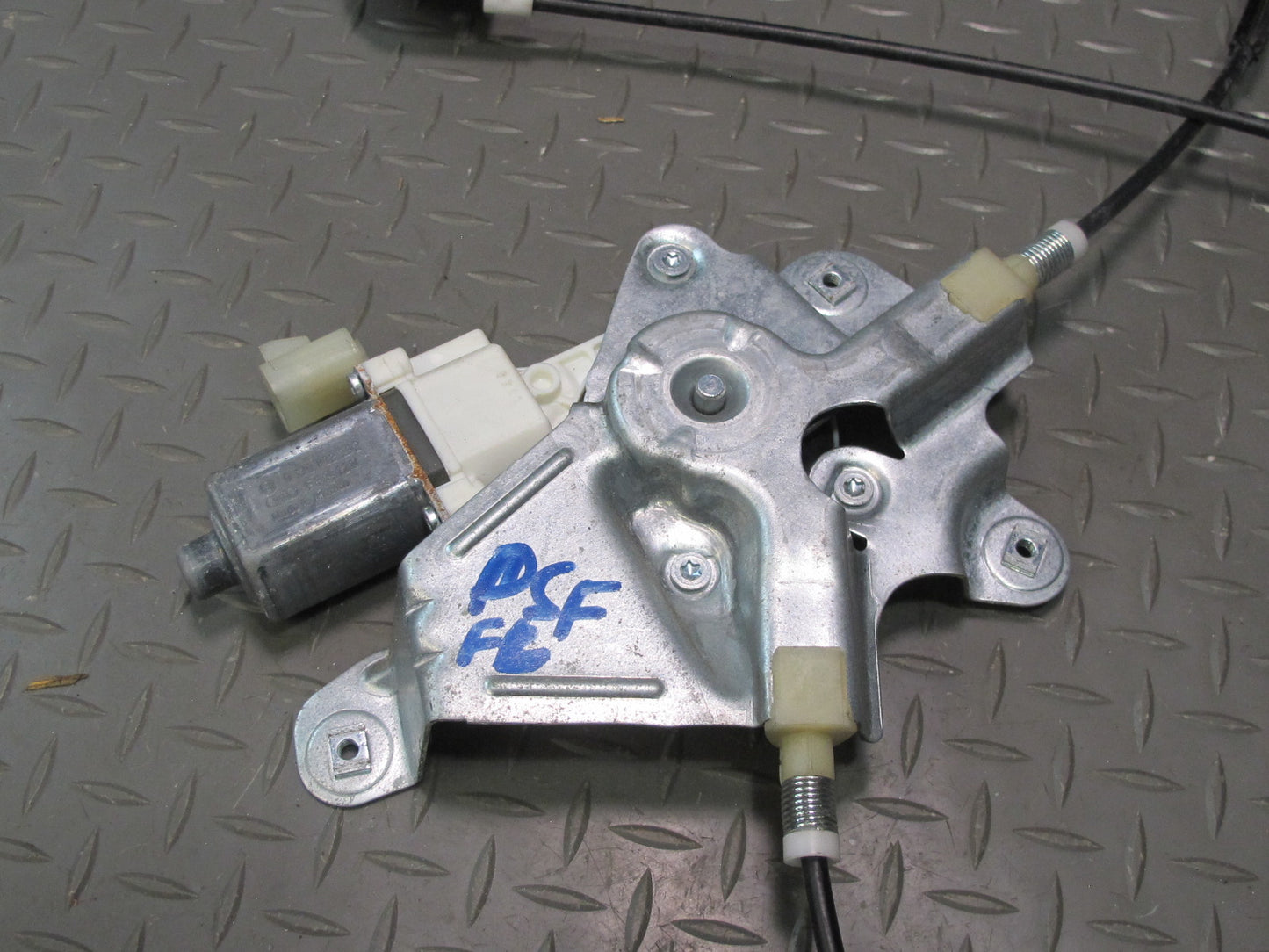 06-10 Pontiac Solstice Saturn SKY Left Door Window Regulator w Motor 20K OEM