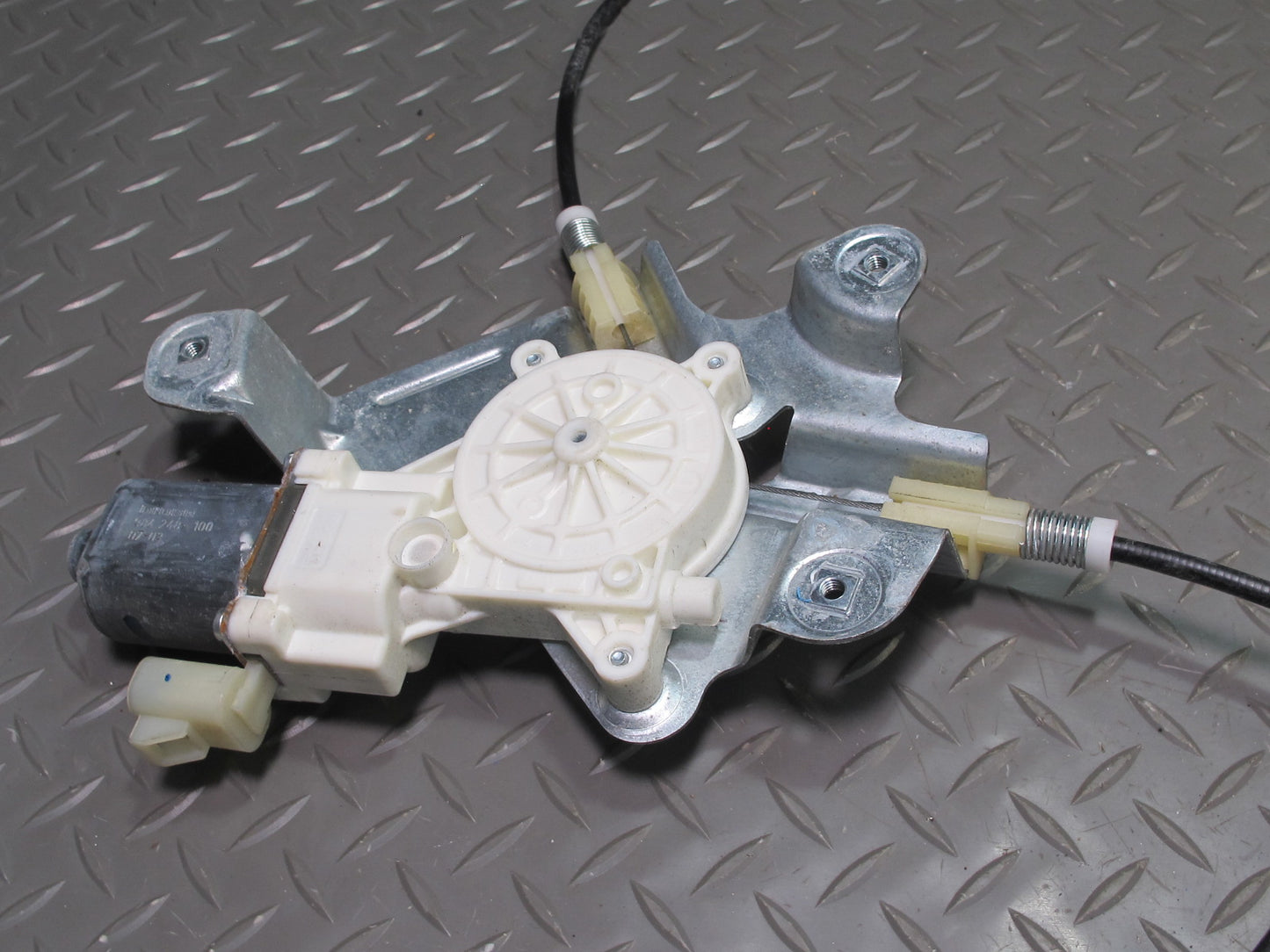 06-10 Pontiac Solstice Saturn SKY Left Door Window Regulator w Motor 20K OEM