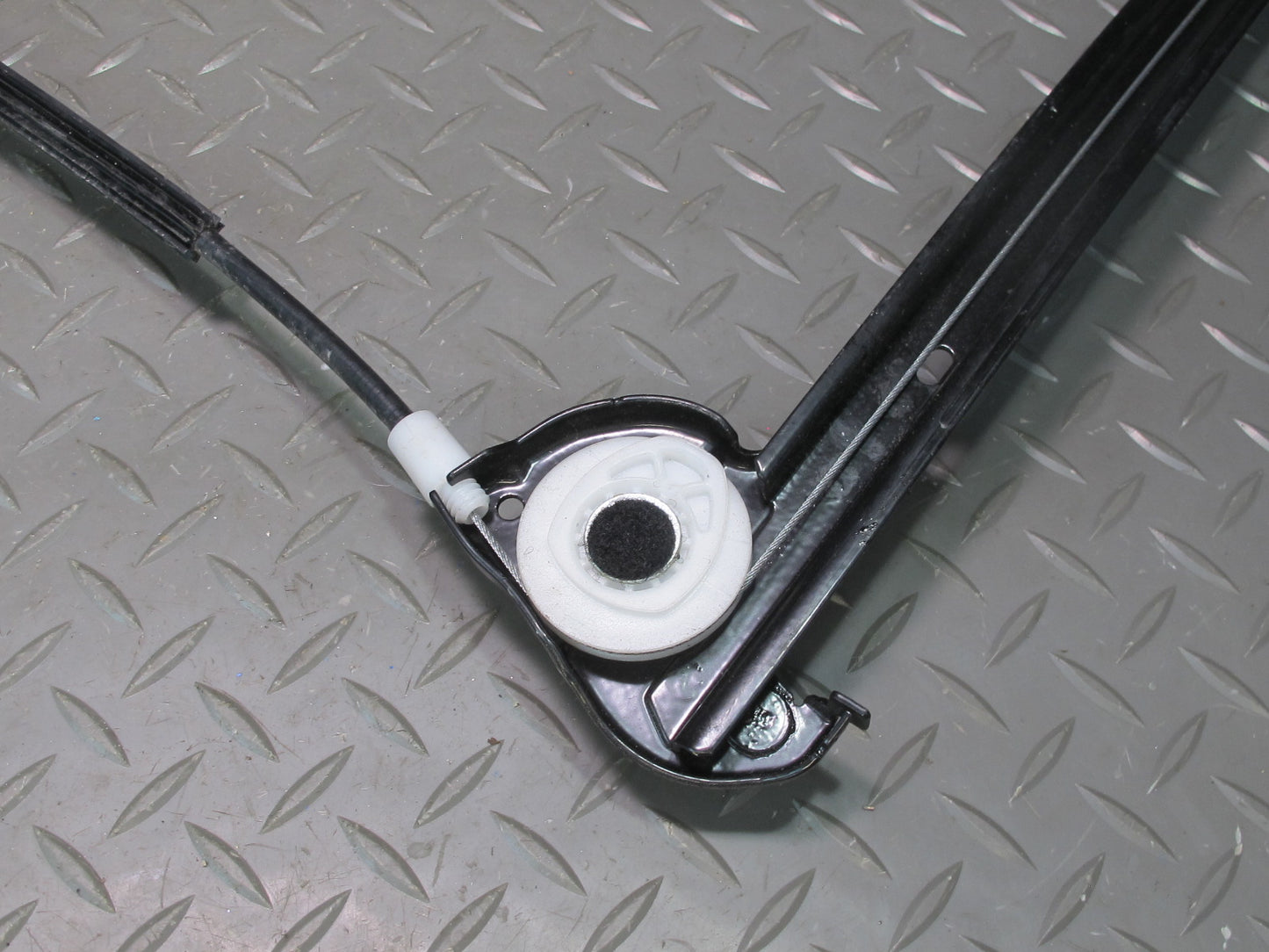 06-10 Pontiac Solstice Saturn SKY Left Door Window Regulator w Motor 20K OEM