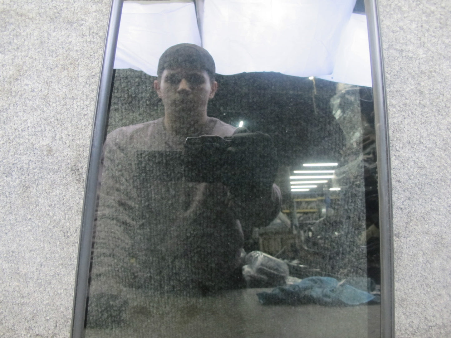 2004-2007 Lexus UZJ100L LX470 Rear Left Door Vent Fixed Glass Window